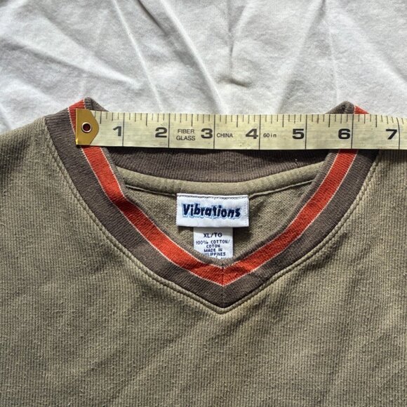 Light Green Vintage V-Neck Pullover Sweater - Picture 8 of 10